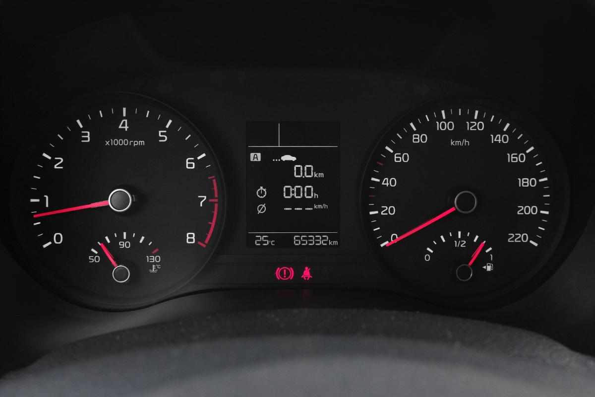 kia-rio-1-2-84cv-2023-gasolina-1197cc