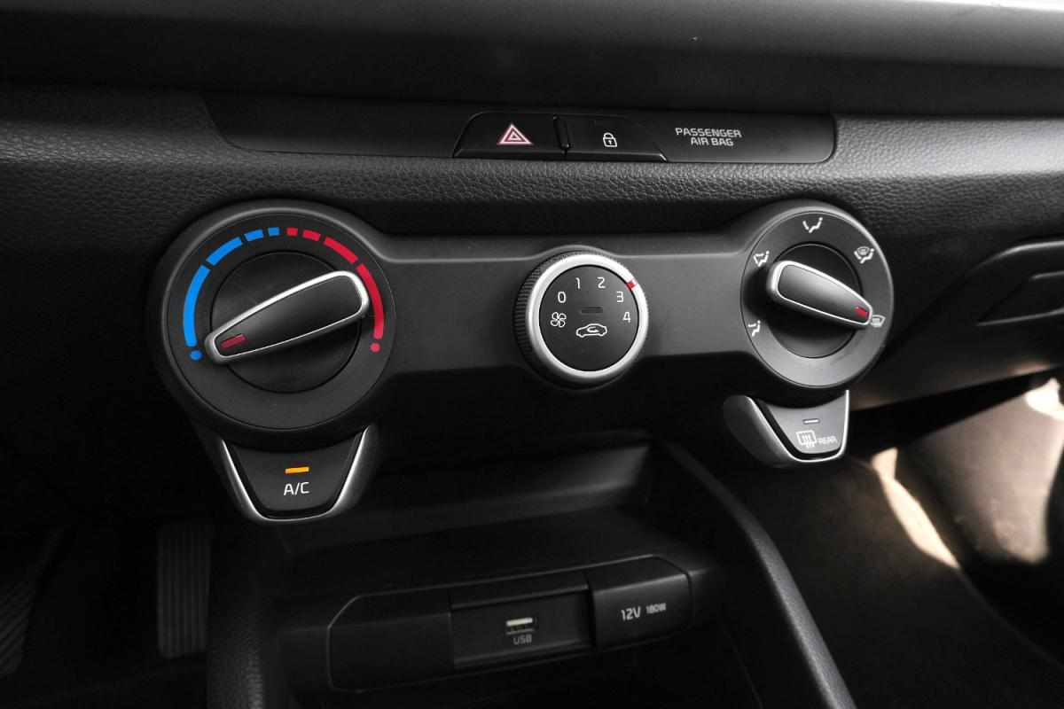 kia-rio-1-2-84cv-2023-gasolina-1197cc