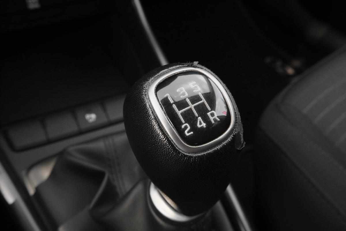 hyundai-i20-1-2-mpi-2023-gasolina-1197cc