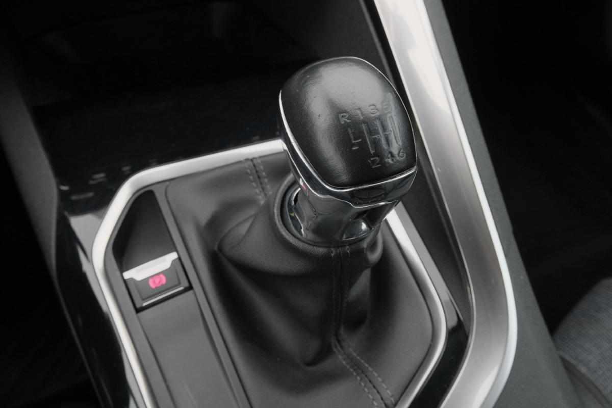 peugeot-3008-1-5-bluehdi-2019-diesel-1499cc