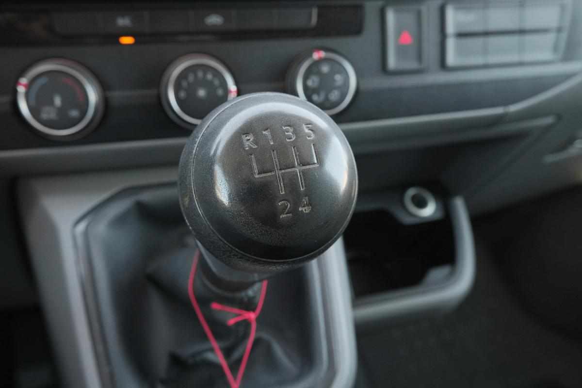 volkswagen-transporter-2-0-tdi-2021-diesel-1968cc
