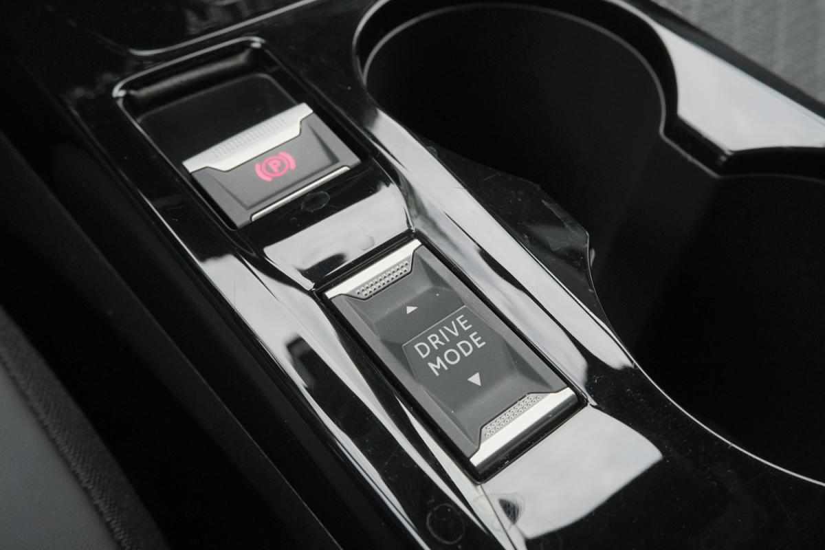 peugeot-2008-1-2-puretech-2024-gasolina-1199cc