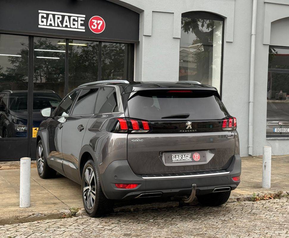 peugeot-5008-2018-diesel-1499cc