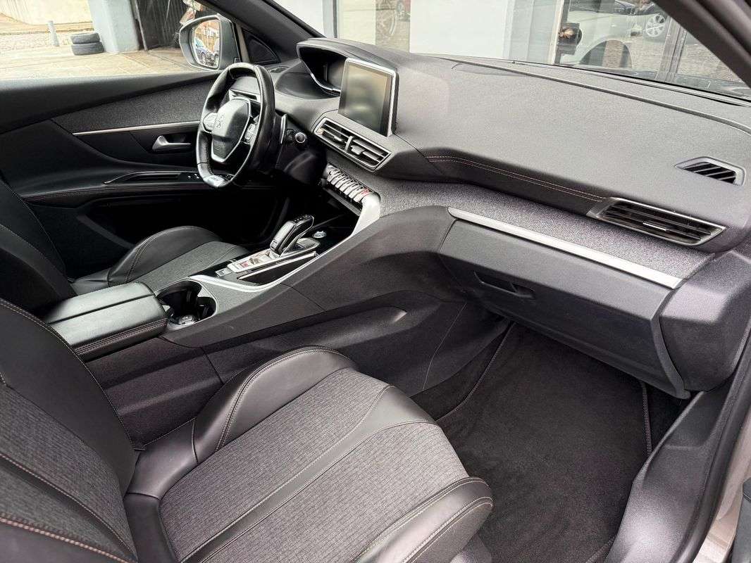 peugeot-5008-2018-diesel-1499cc