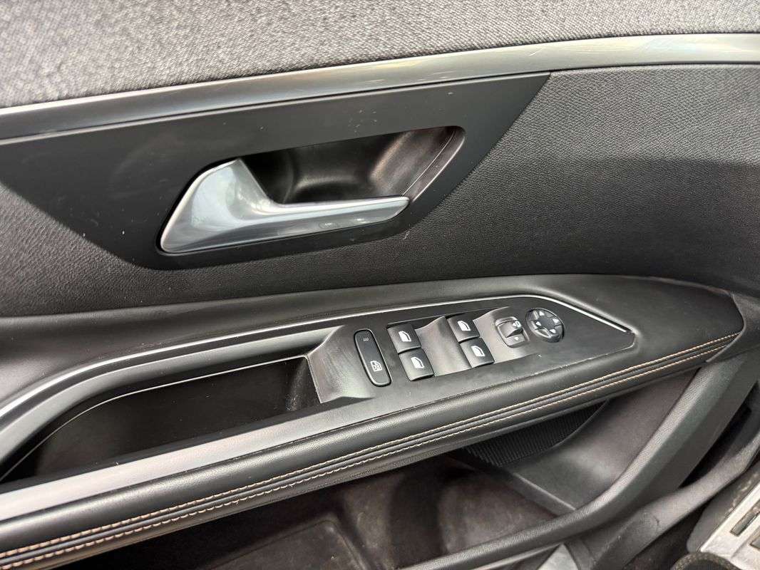 peugeot-5008-2018-diesel-1499cc