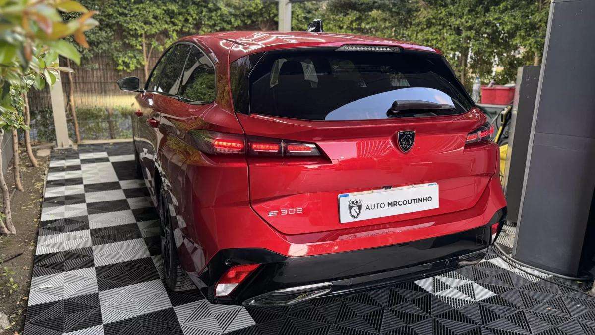 peugeot-e-308-2024-eletrico-200cc