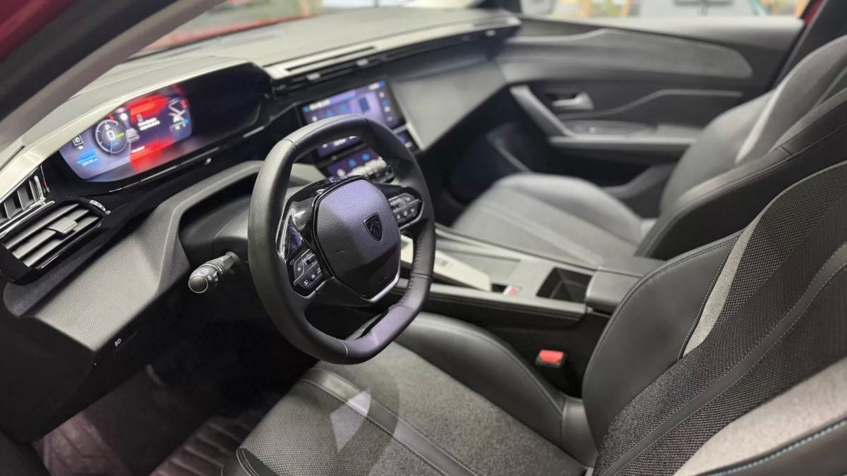 peugeot-e-308-2024-eletrico-200cc