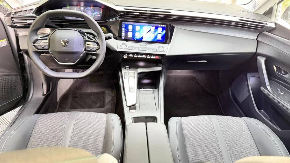 peugeot-308-2025-gasolina-1199cc