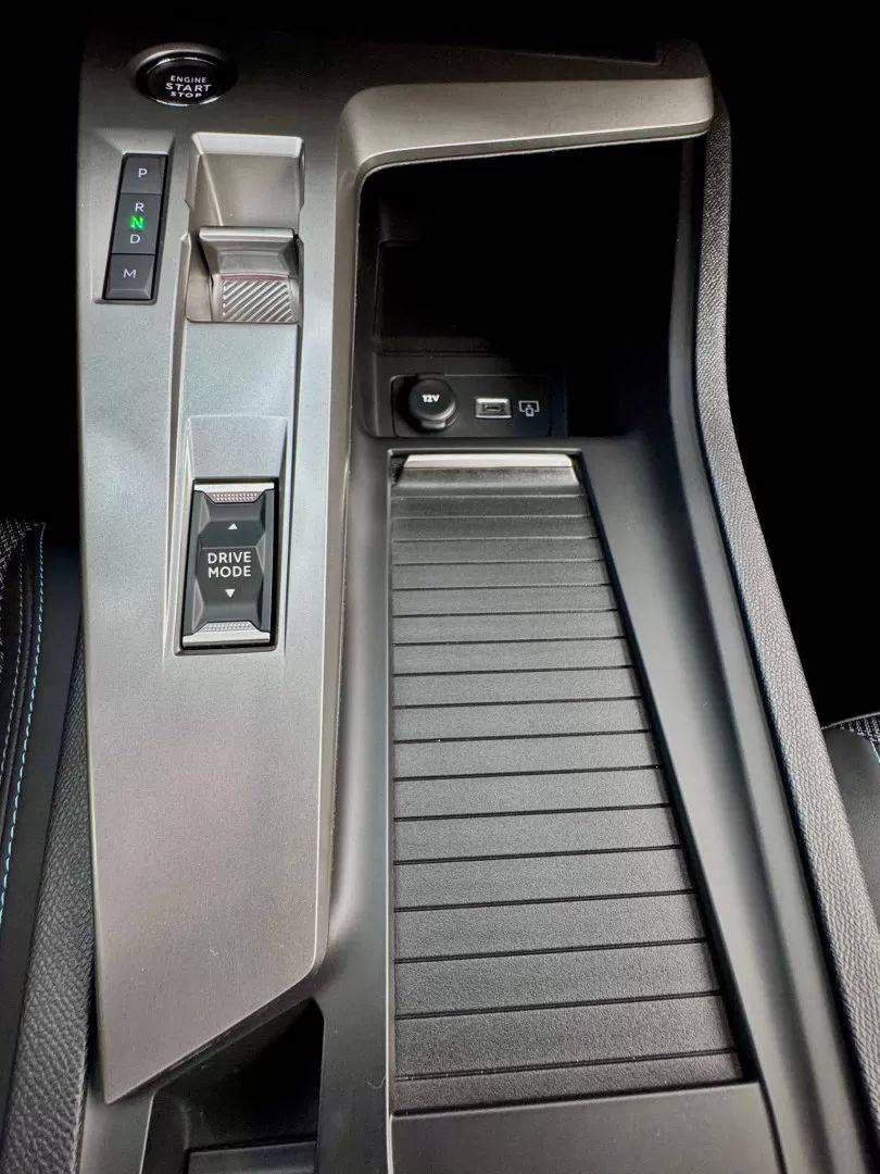 peugeot-308-2025-gasolina-1199cc
