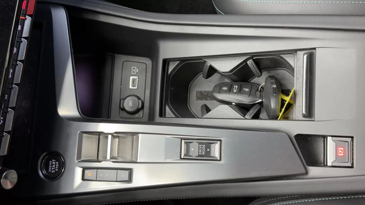 peugeot-308-sw-2022-hibrido-1598cc