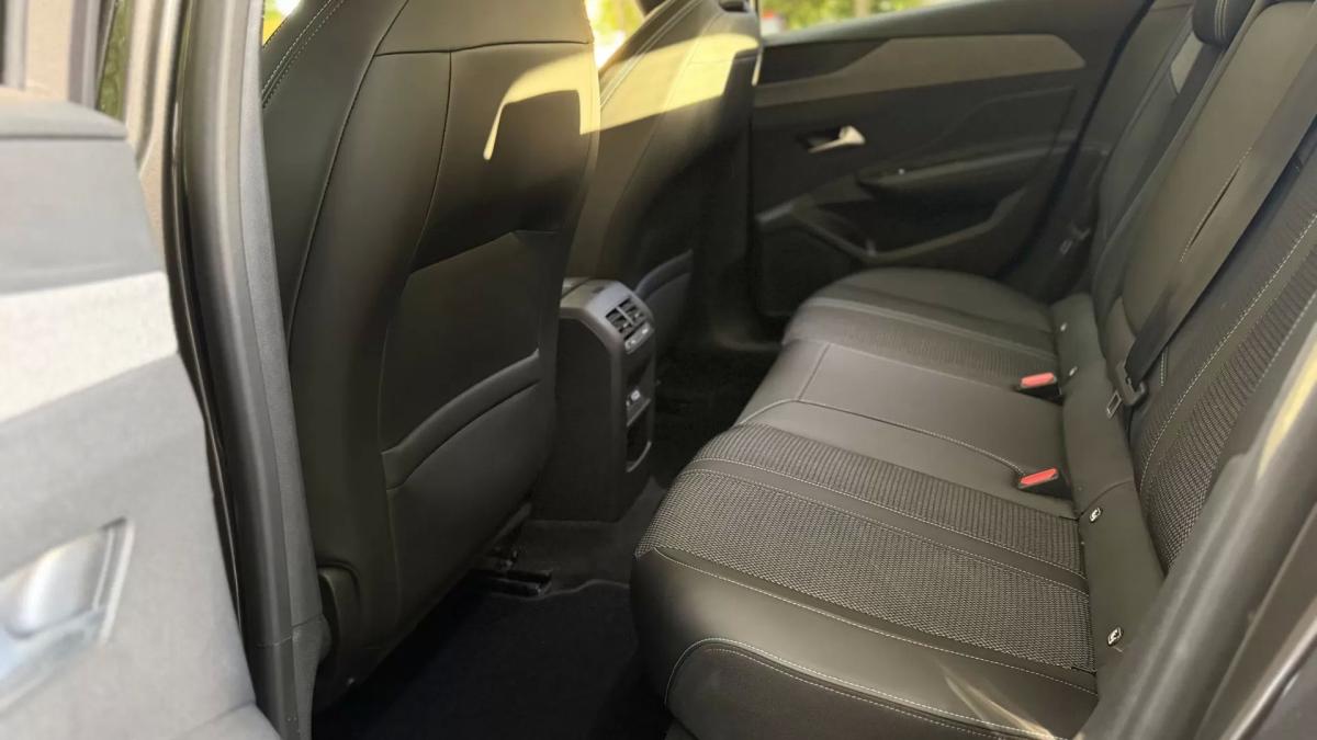 peugeot-308-sw-2022-hibrido-1598cc