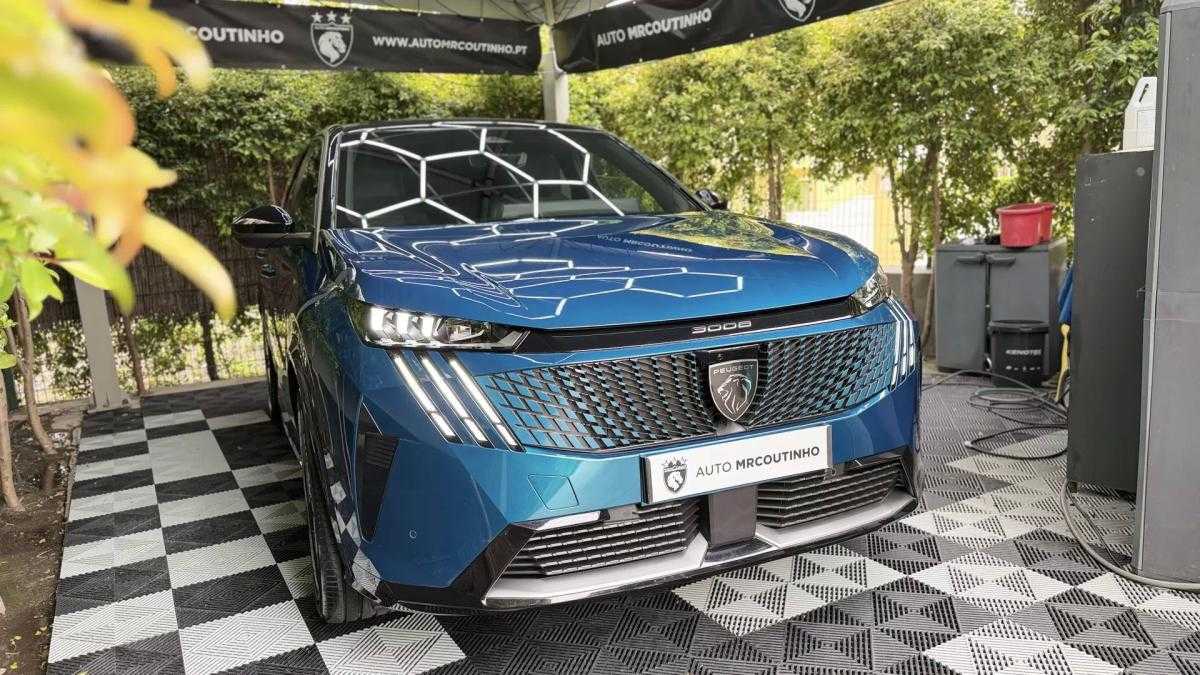 peugeot-e-3008-2024-eletrico-200cc