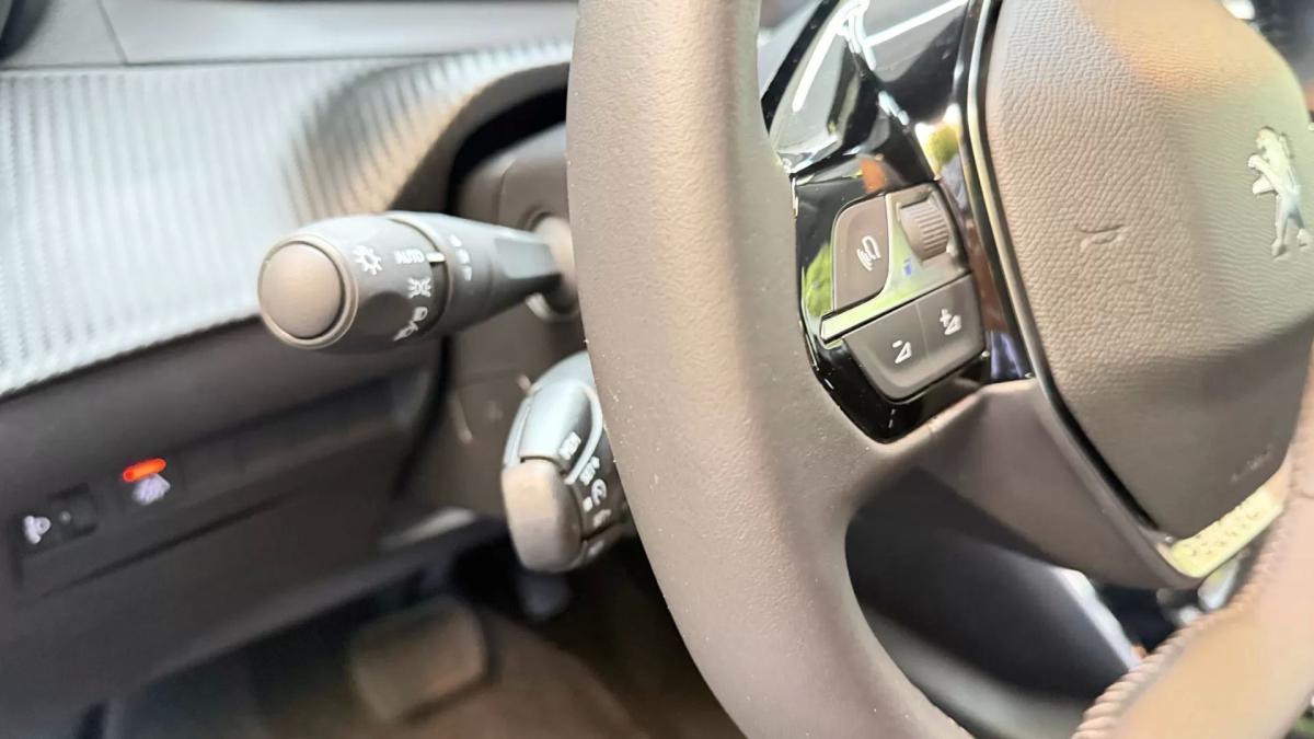 peugeot-e-208-2024-eletrico-200cc