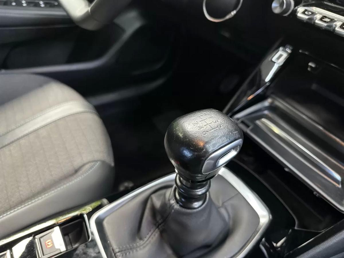peugeot-208-2023-gasolina-1199cc