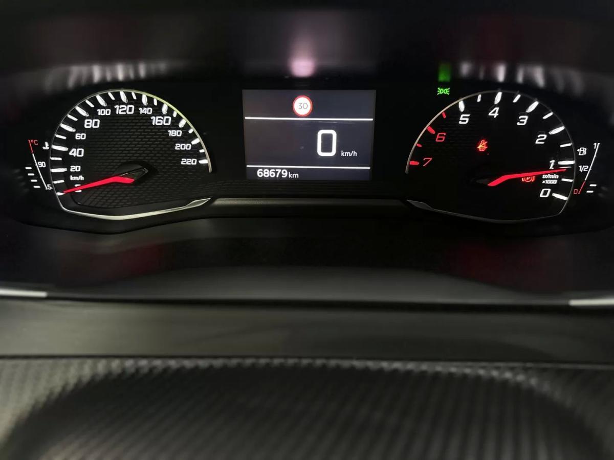 peugeot-208-2023-gasolina-1199cc