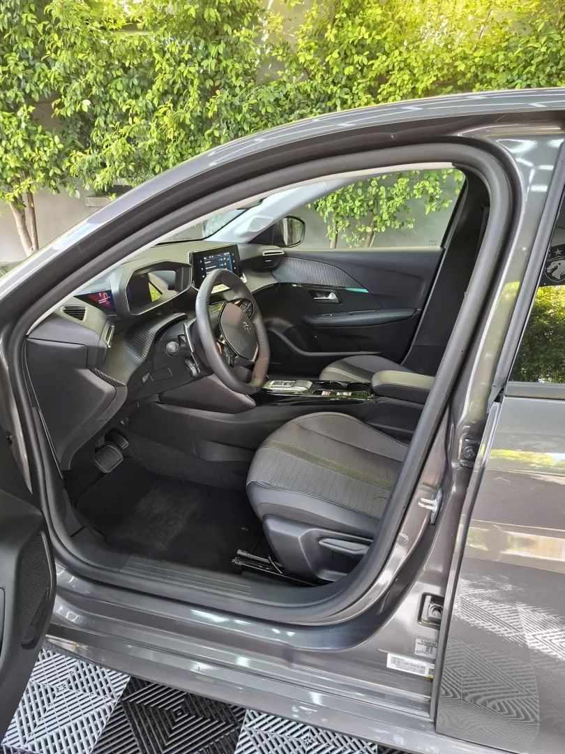 peugeot-208-2023-gasolina-1199cc
