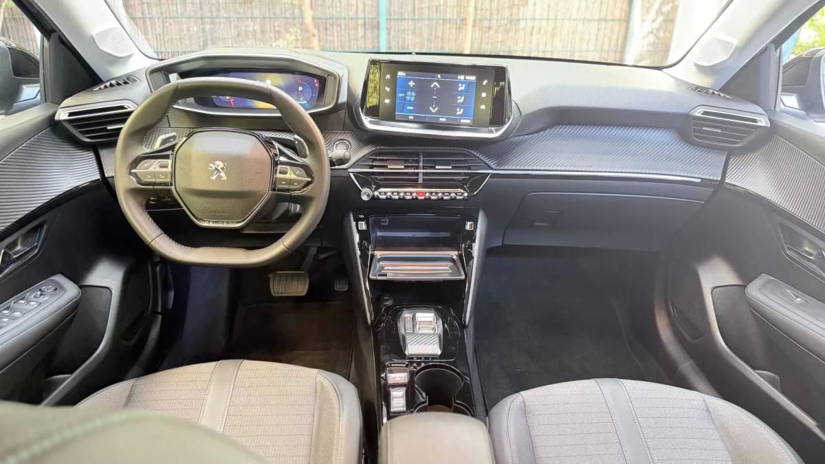 peugeot-208-2023-gasolina-1199cc