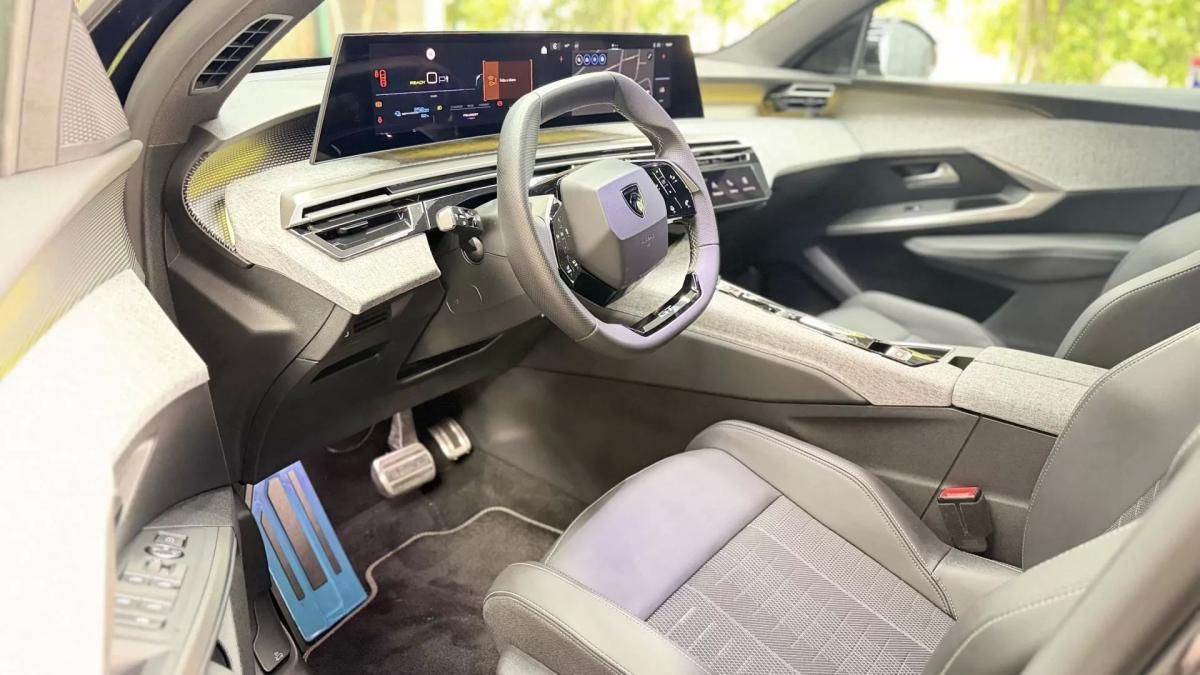 peugeot-e-3008-2025-eletrico-200cc