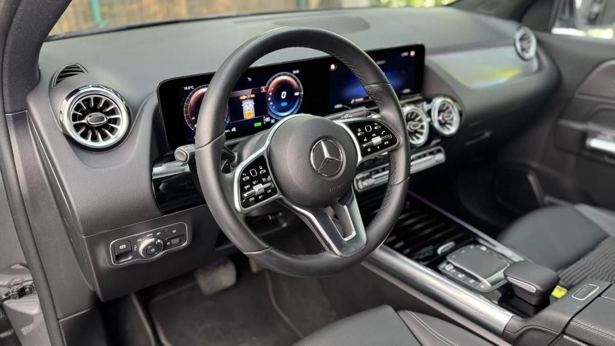 mercedes-benz-eqa-2022-eletrico-200cc