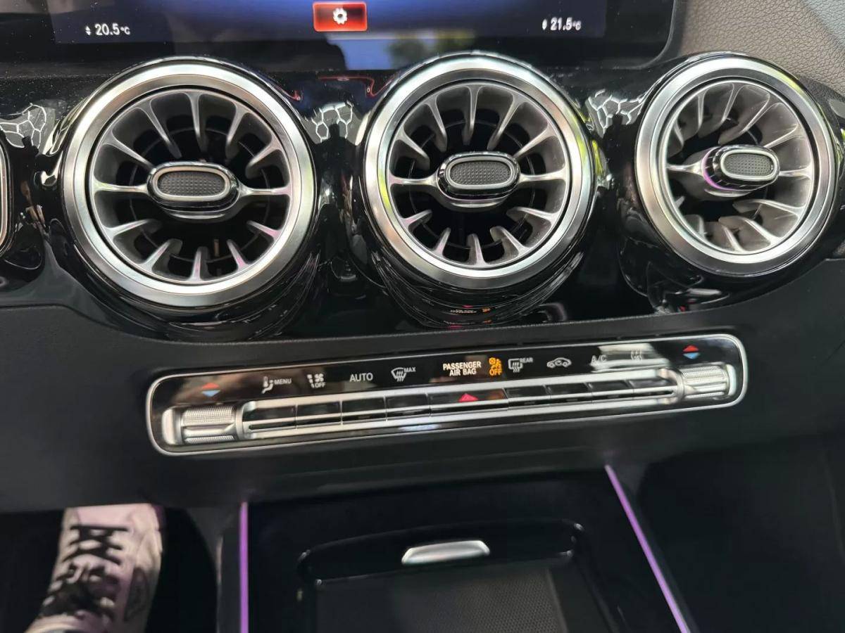 mercedes-benz-eqa-2022-eletrico-200cc