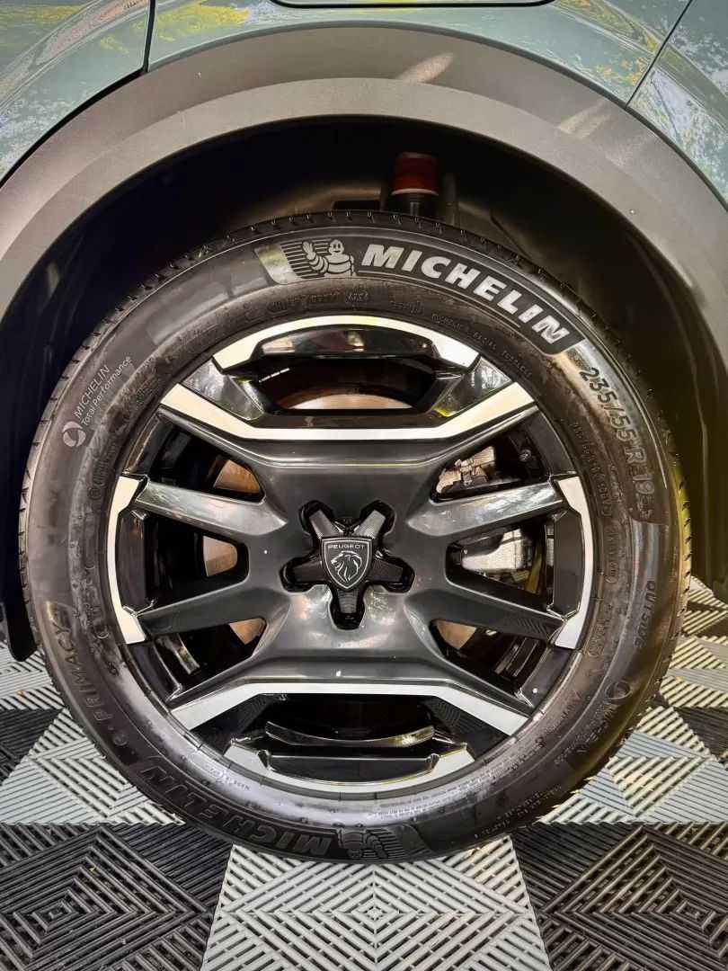 peugeot-e-3008-2025-eletrico-200cc