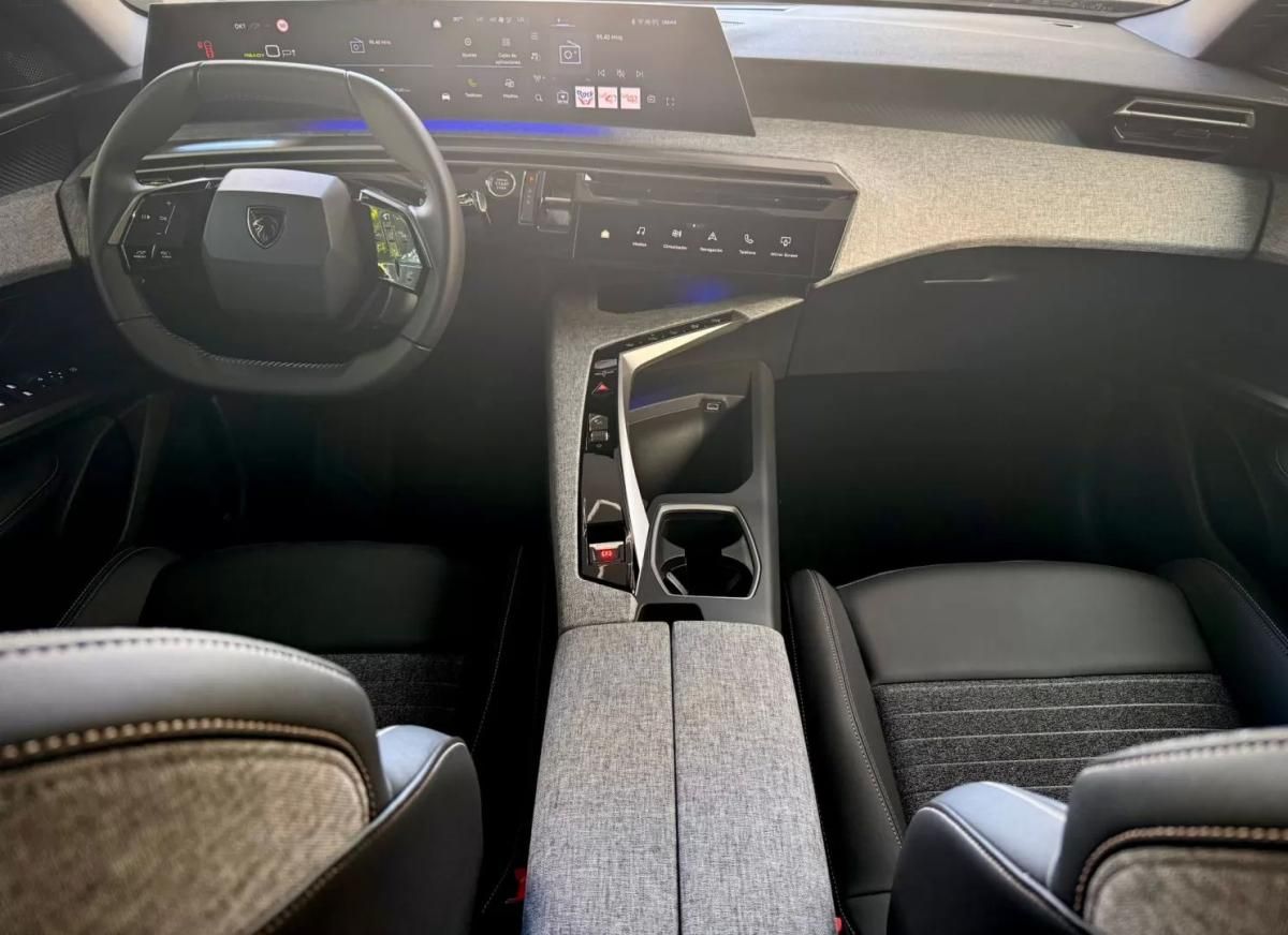 peugeot-e-3008-2025-eletrico-200cc