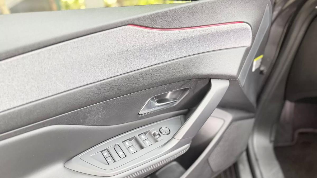 peugeot-308-sw-2022-gasolina-1199cc
