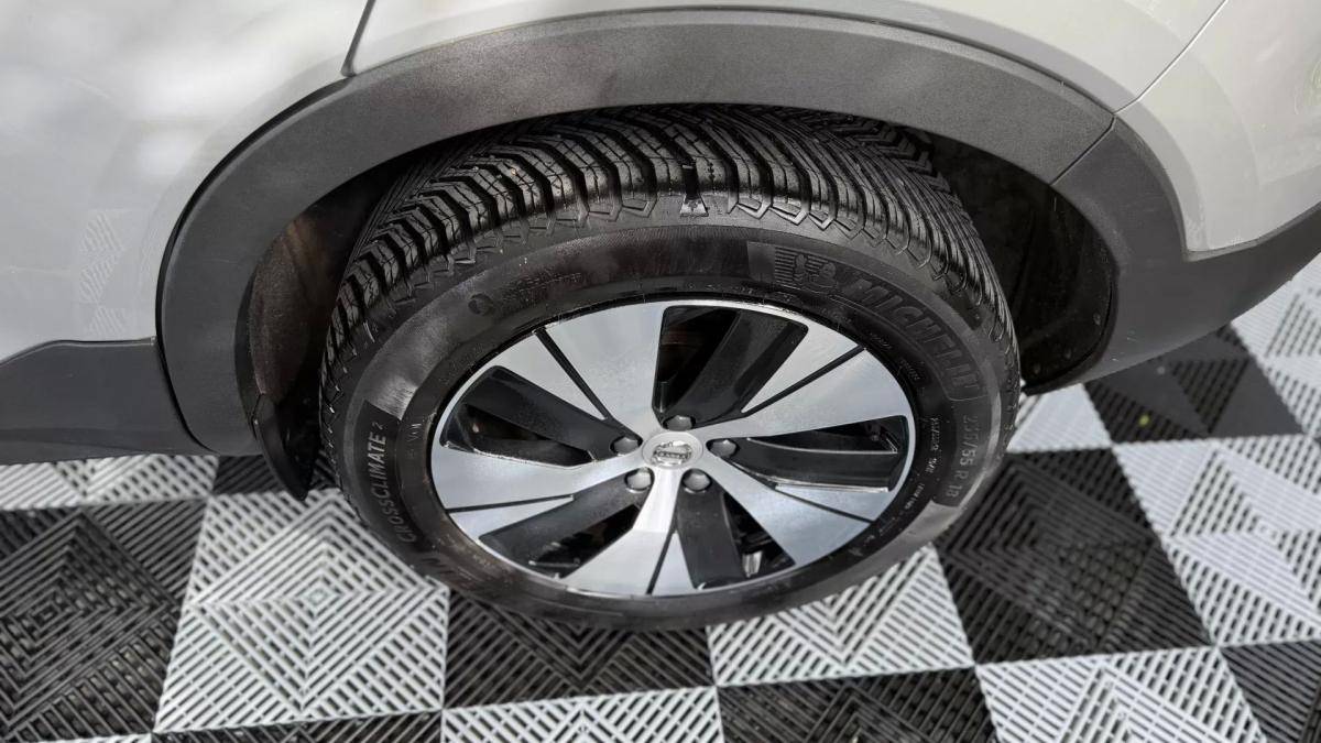 volvo-xc40-2023-hibrido-1477cc