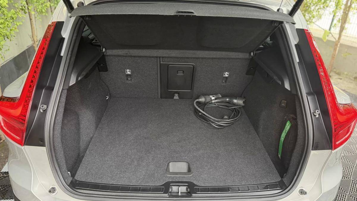 volvo-xc40-2023-hibrido-1477cc