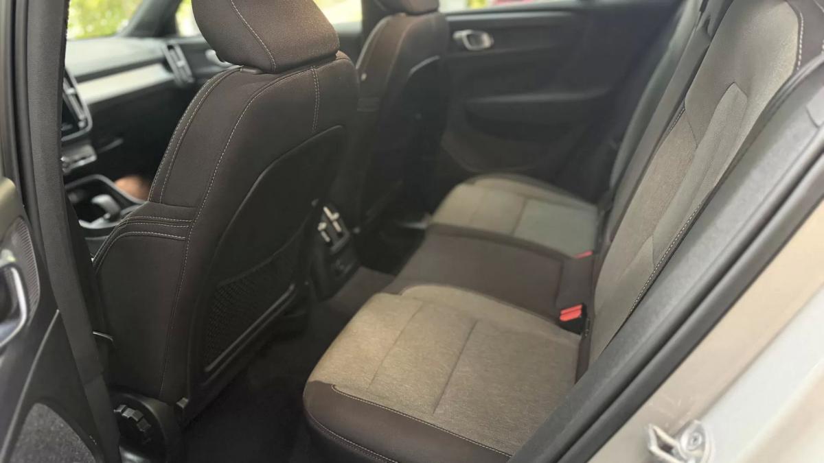 volvo-xc40-2023-hibrido-1477cc