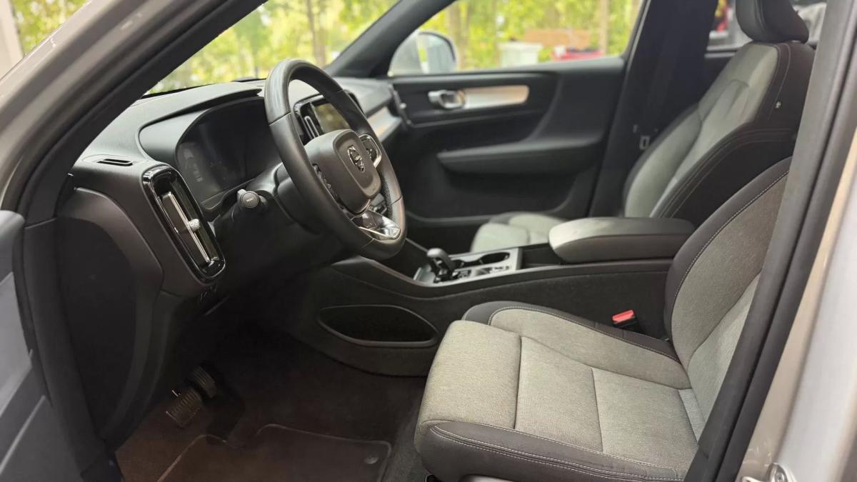 volvo-xc40-2023-hibrido-1477cc