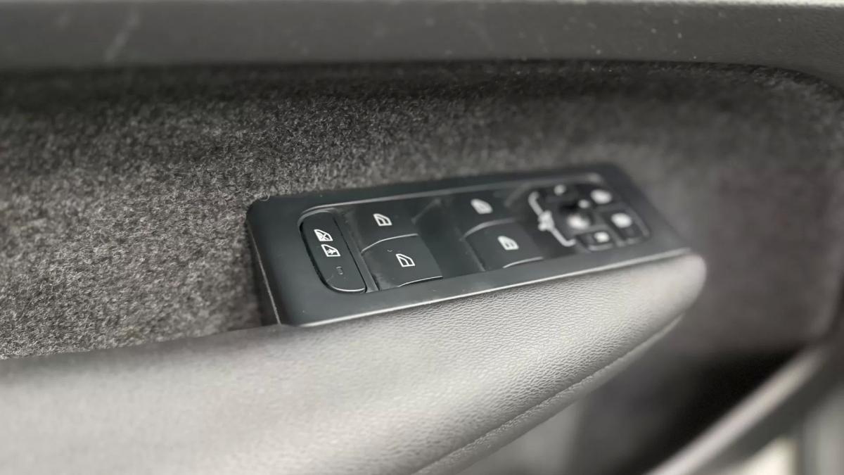 volvo-xc40-2023-hibrido-1477cc