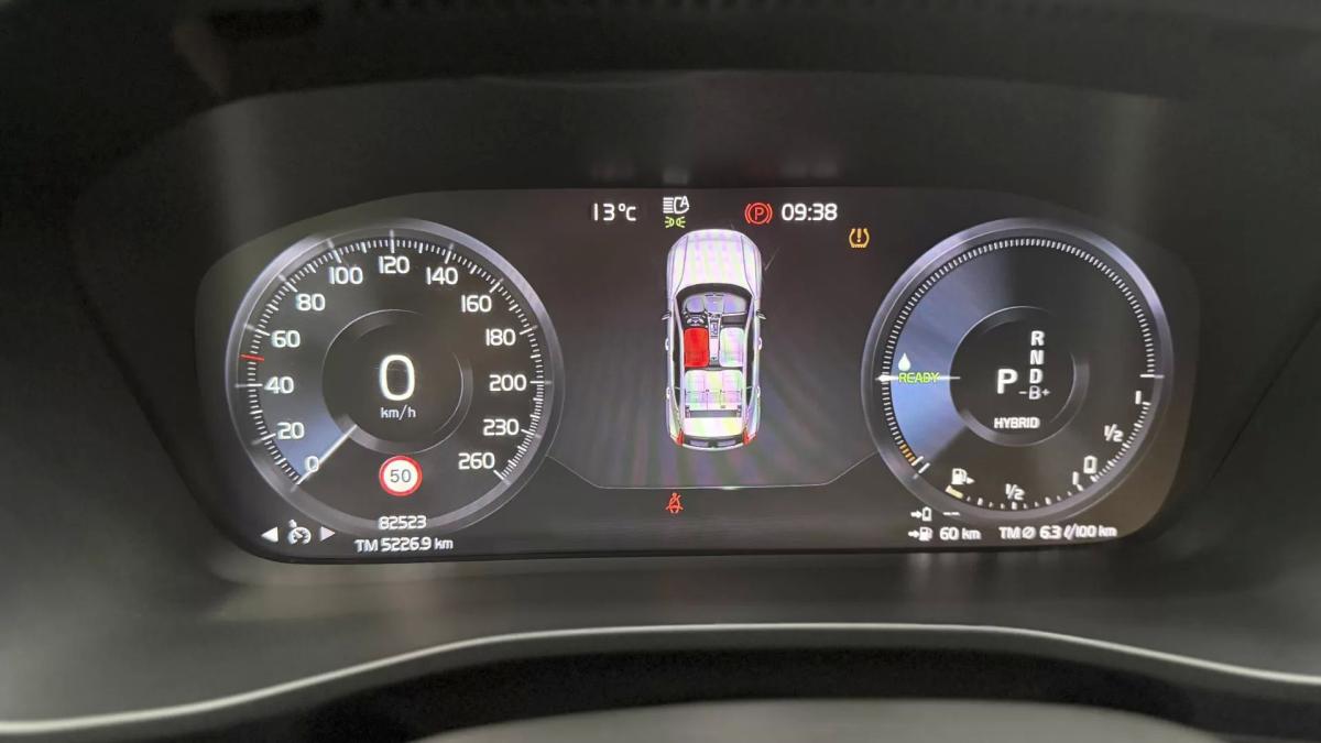 volvo-xc40-2023-hibrido-1477cc