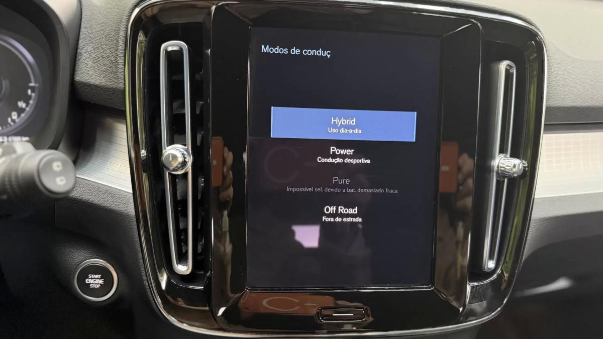 volvo-xc40-2023-hibrido-1477cc