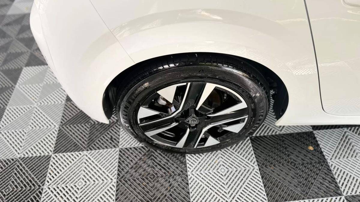 peugeot-208-2025-gasolina-1199cc