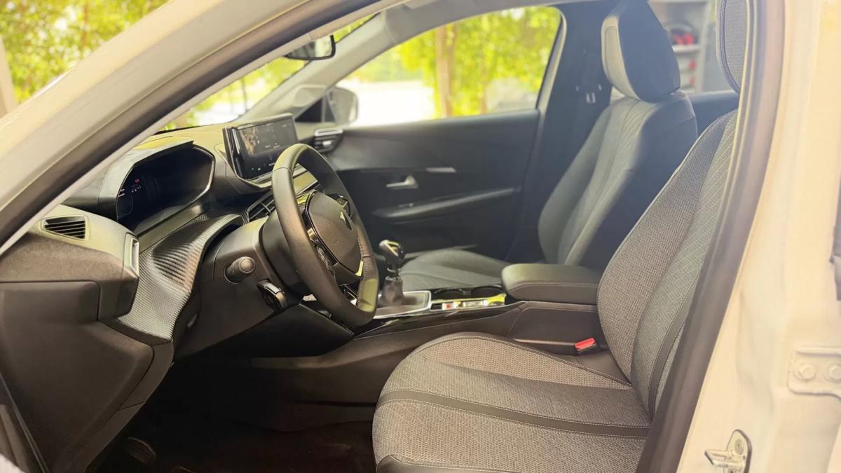 peugeot-208-2025-gasolina-1199cc