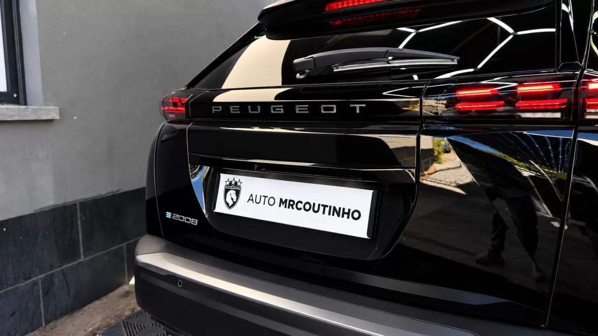 peugeot-e-2008-2025-eletrico-0cc
