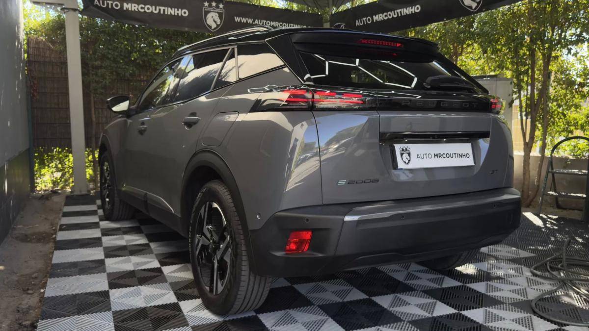 peugeot-e-2008-2025-eletrico-0cc