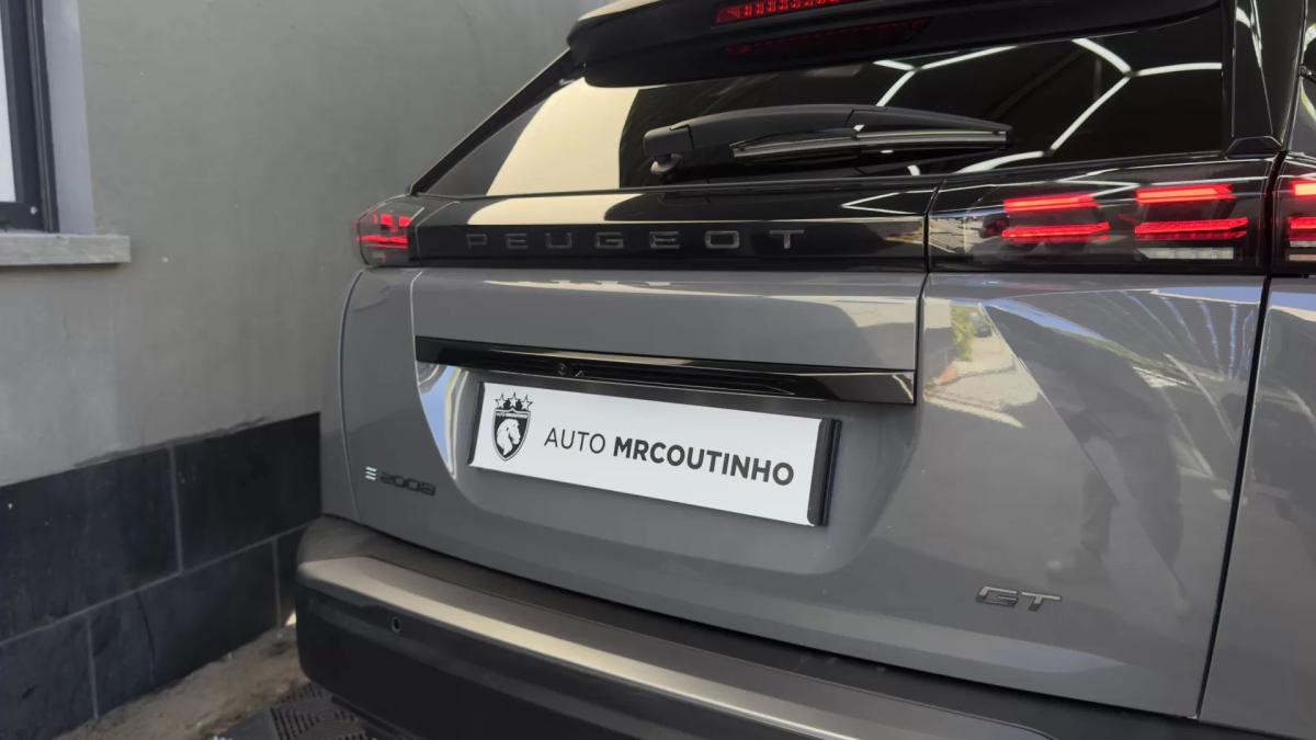 peugeot-e-2008-2025-eletrico-0cc