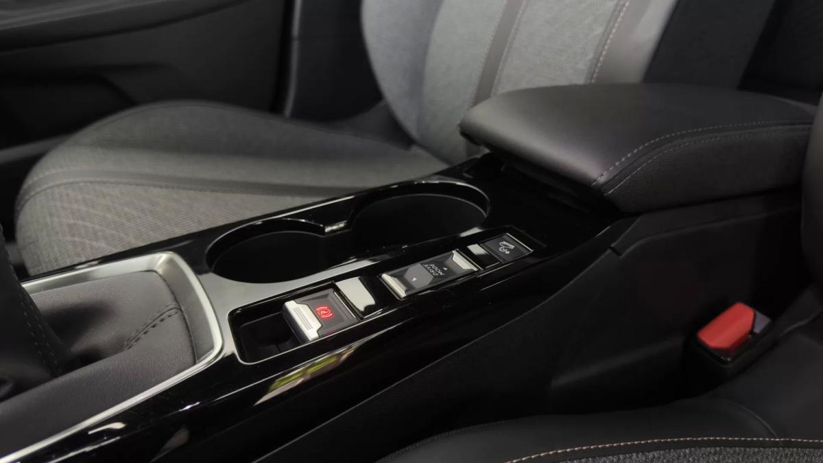 peugeot-2008-2024-gasolina-1199cc