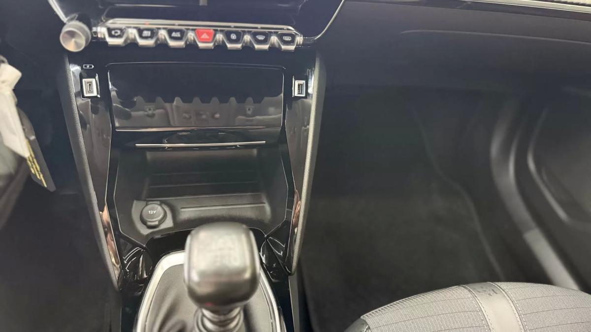 peugeot-2008-2022-gasolina-1199cc