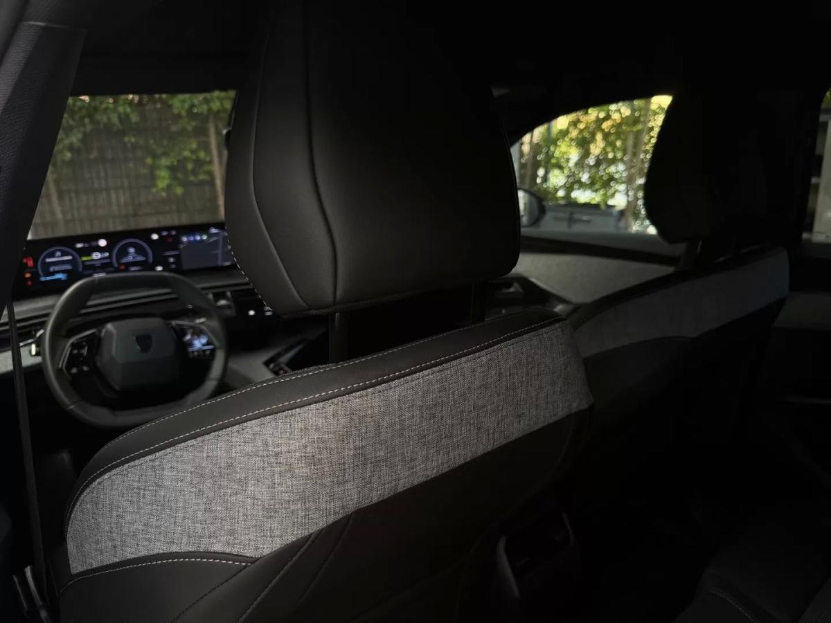 peugeot-e-3008-2025-eletrico-0cc