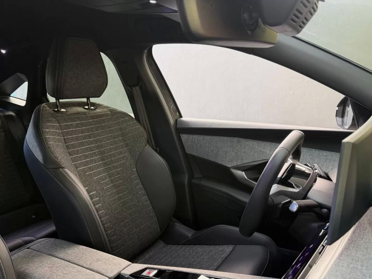 peugeot-e-3008-2025-eletrico-0cc