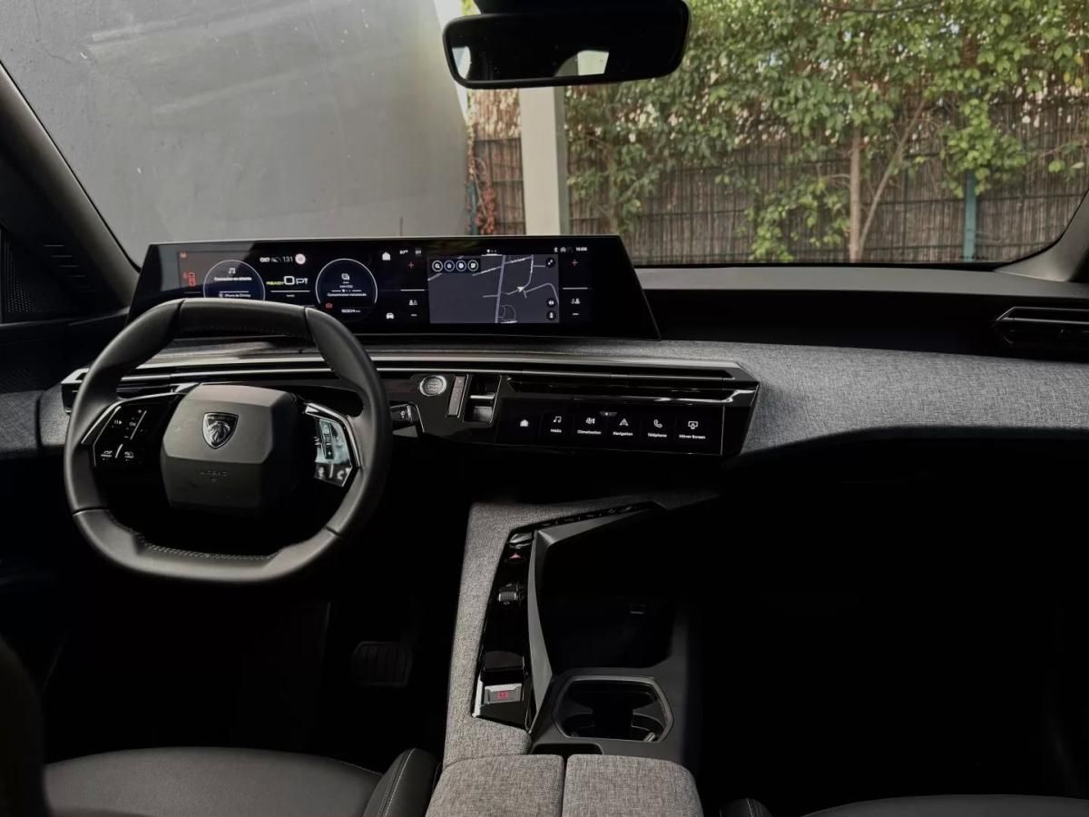 peugeot-e-3008-2025-eletrico-0cc
