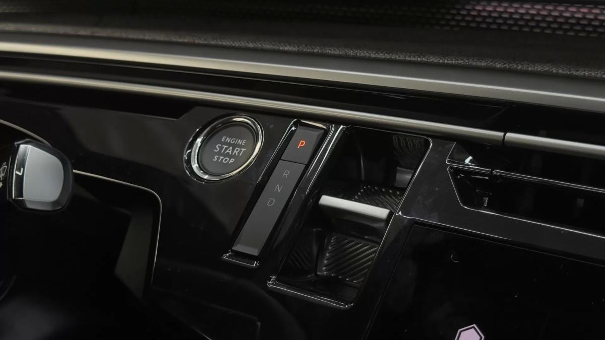 peugeot-e-3008-2025-eletrico-0cc