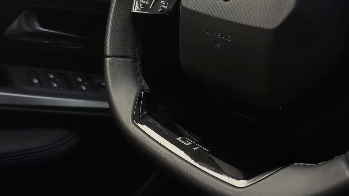 peugeot-e-3008-2025-eletrico-0cc