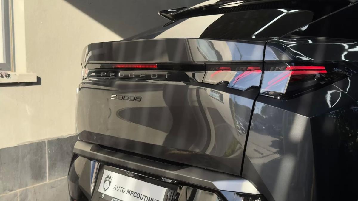 peugeot-e-3008-2025-eletrico-0cc
