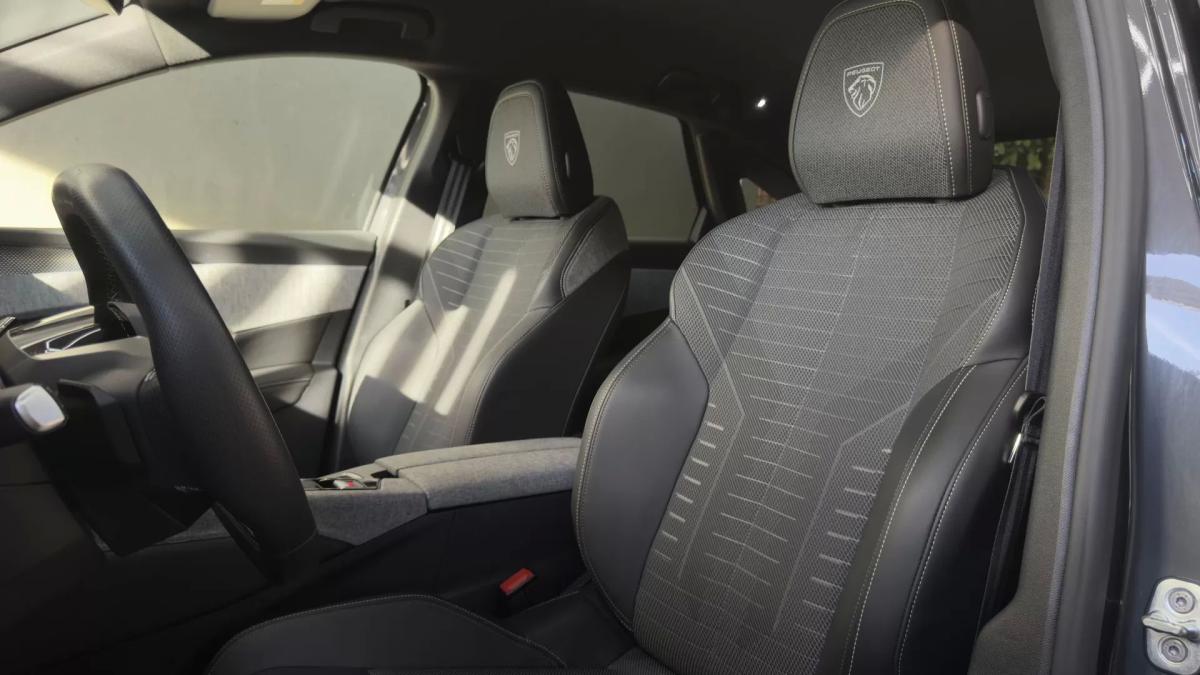 peugeot-e-3008-2025-eletrico-0cc
