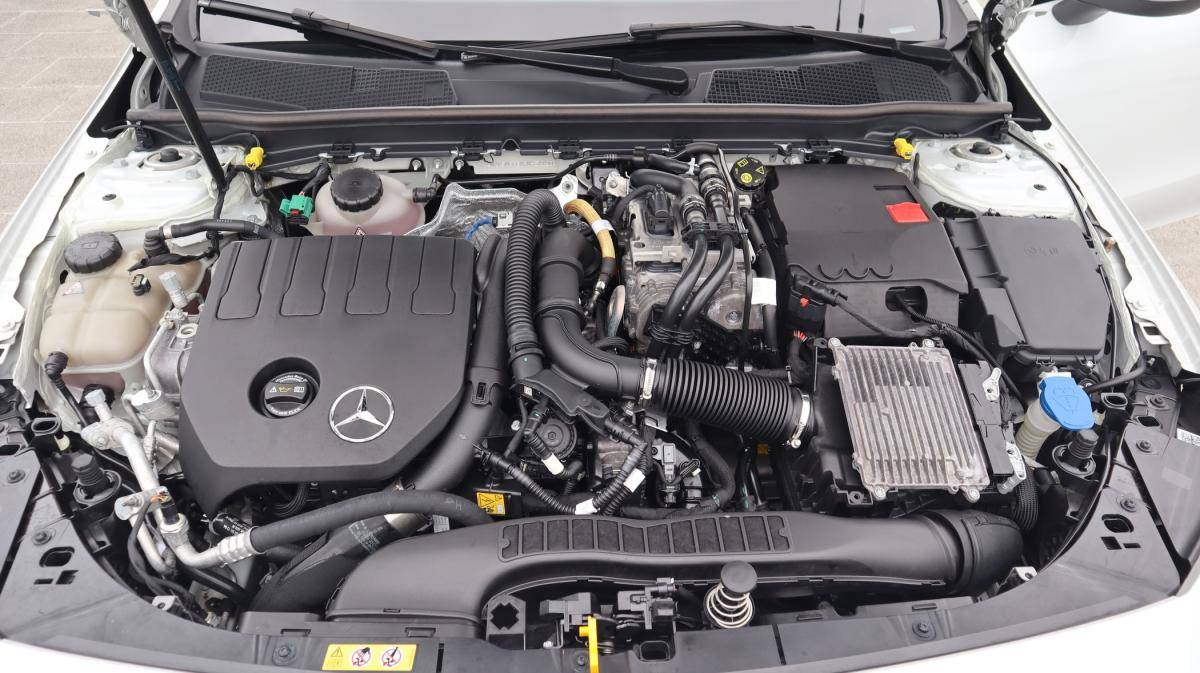 mercedes-benz-cla-2023-hibrido-a-gasolina-1332cc