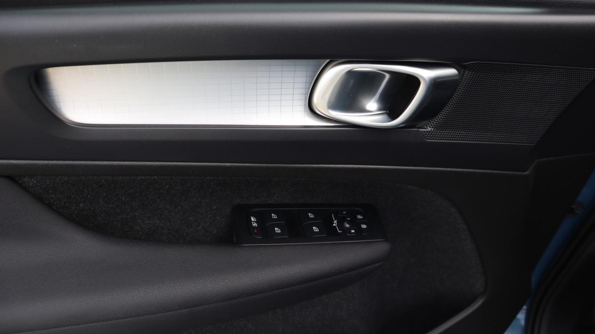 volvo-xc40-2022-hibrido-a-gasolina-1477cc